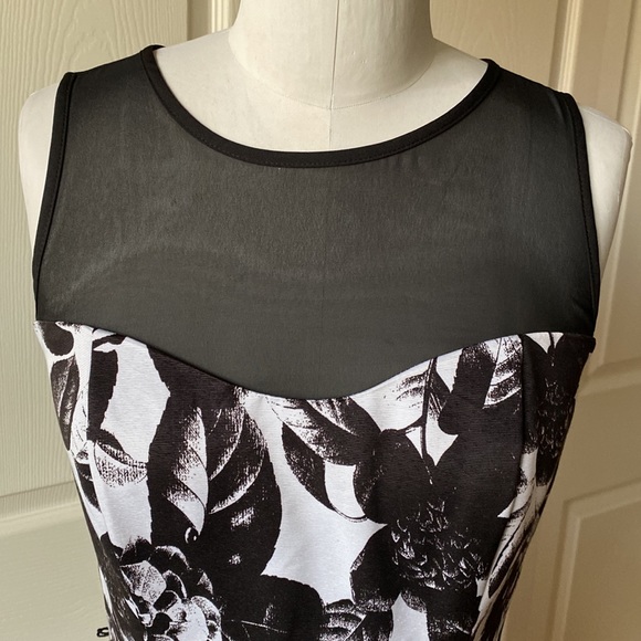 White House Black Market Dress - Picture 4 of 9